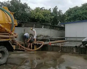 宛城抽化粪池自动清理的方法